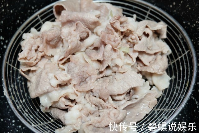 新学了个羊肉的做法，简单易做，鲜嫩美味，全家都说好！