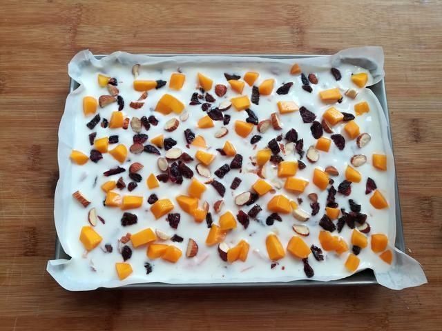 夏天，酸奶不要直接喝，多做一步清凉消暑，比雪糕好吃又好做