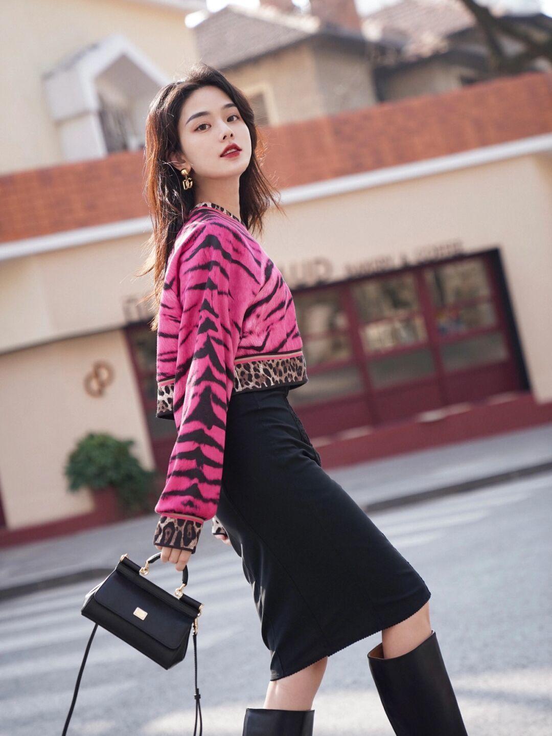 卫衣 冬天穿“卫衣”就选这几款,日常舒适又百搭,普通人也能驾驭