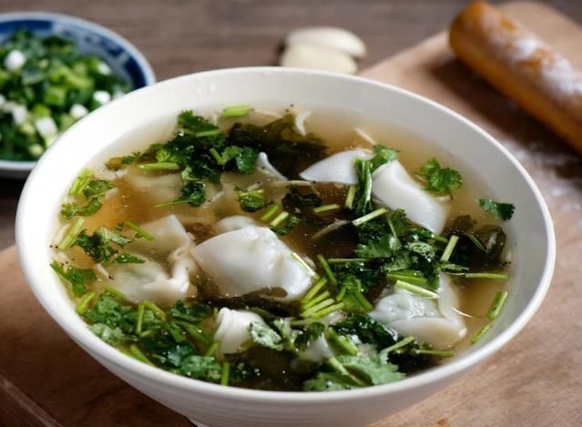 进食|产后第一天吃什么?吃对了利于产妇恢复,吃错了影响新生儿!