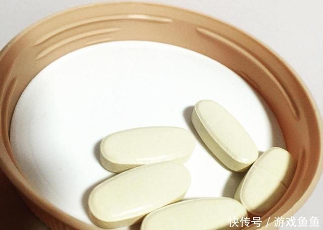 女人过了50岁,2种食物可以多吃,养骨护关节,人也更显年轻