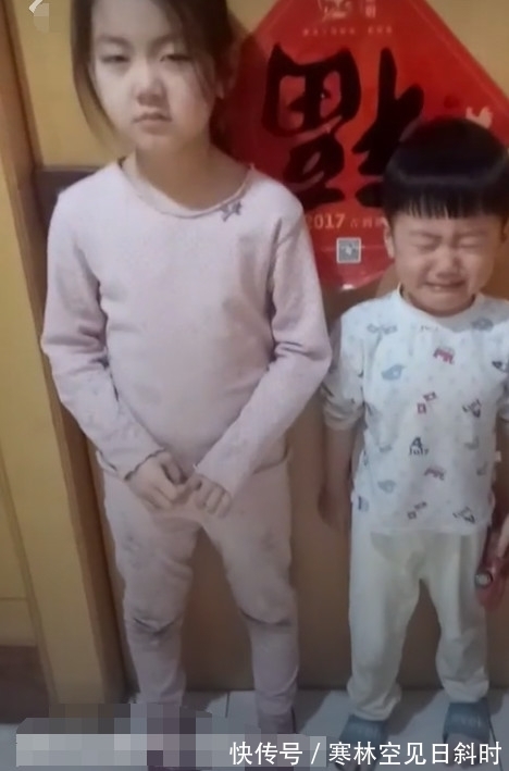 妈妈|姐弟俩犯错被妈妈罚,看到弟弟的脚时,瞬间笑得直不起腰
