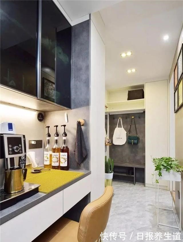 咖啡厅|巧妙的设计,50㎡户型放下两张床,还有咖啡厅、衣帽间和咖啡吧!