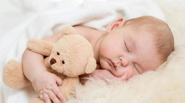 人际交往|孩子从小跟老人睡,三岁后三个地方差别很明显,很多宝妈看完后悔