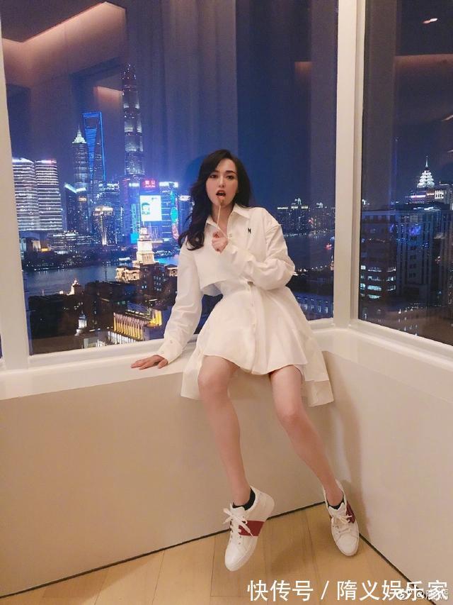 渔夫帽|唐嫣是当之无愧的腿精!每一套穿搭都不忘秀出一双笔直的漫画腿