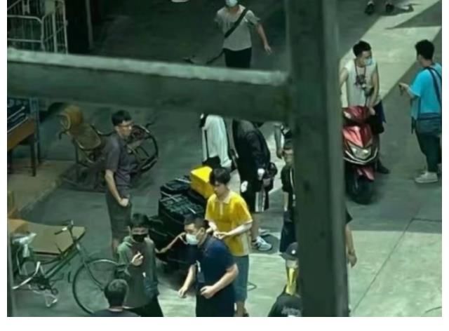 謝娜|《朋友請聽好2》被曝8月錄制，節(jié)目內(nèi)容改版，不見千璽有蔡徐坤