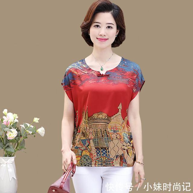 女装|一款优雅时尚的套装,清新减龄,最适合45-65岁的妈妈