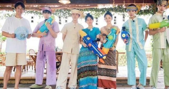 向往的生活4|任嘉伦曝钱包里经常没钱,为此都找谭松韵借钱,理由笑翻大家