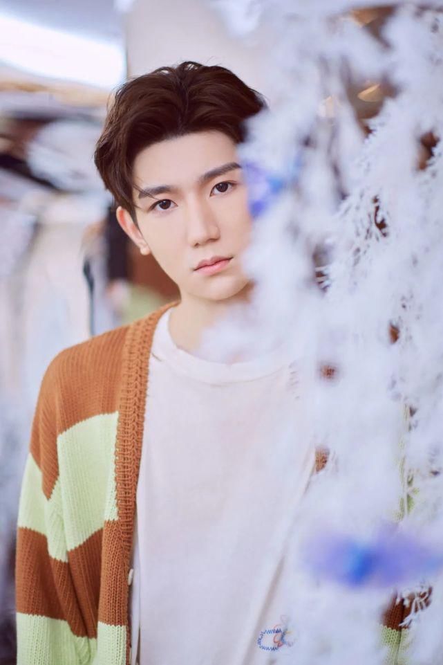 王源|王源《流星也為你落下來了》電視首秀，讓浪漫音樂縈繞耳邊