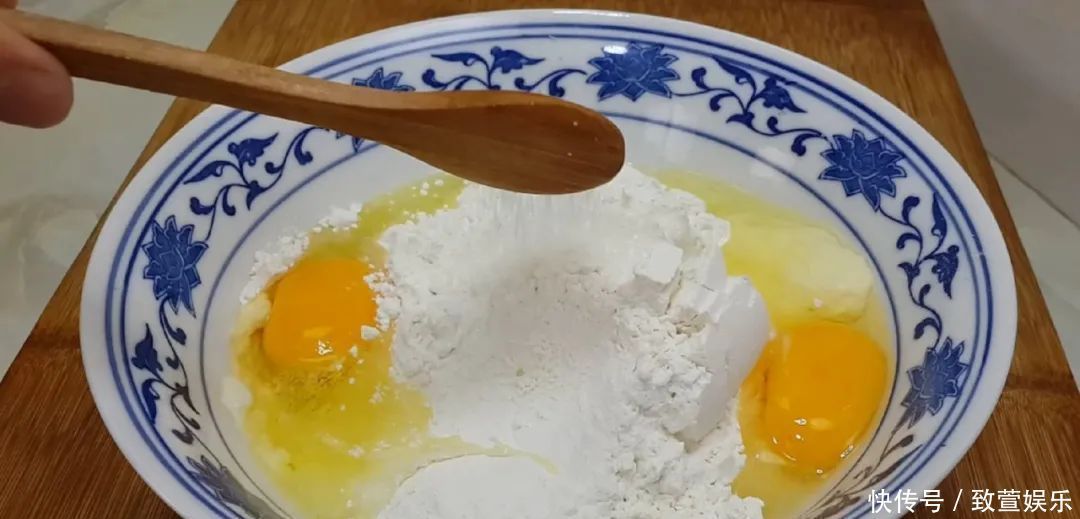 面包|2个鸡蛋，1碗面，不用蒸不用烙，比面包松软香甜，吃过就念念不忘