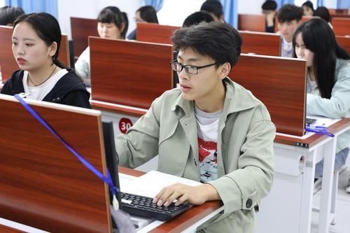 学生们|中国“文科类”大学排行榜出炉，清华第六，武大第四，人大第二