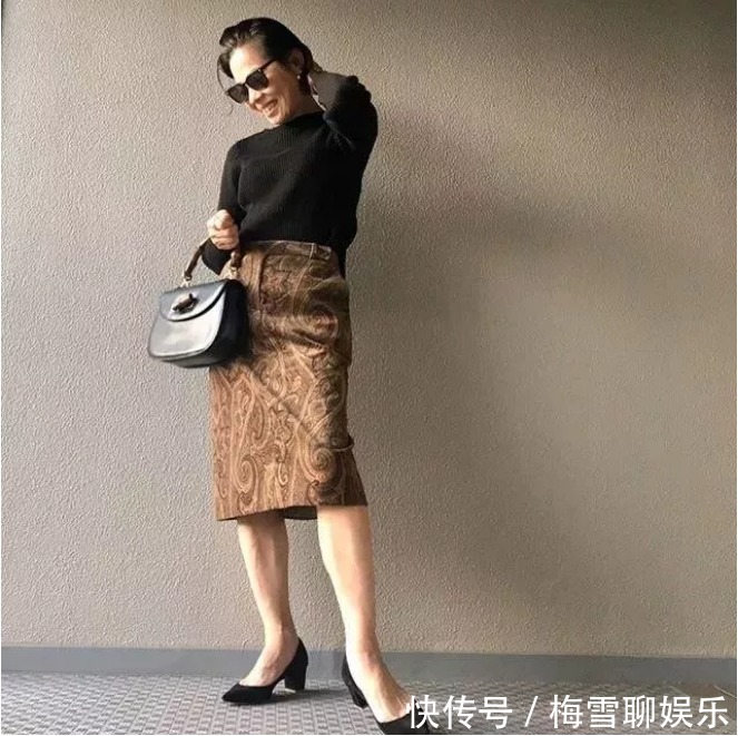 毛茸茸 56岁日本妈妈的穿搭火了,太显年轻了,原来奔6的人还能这么穿