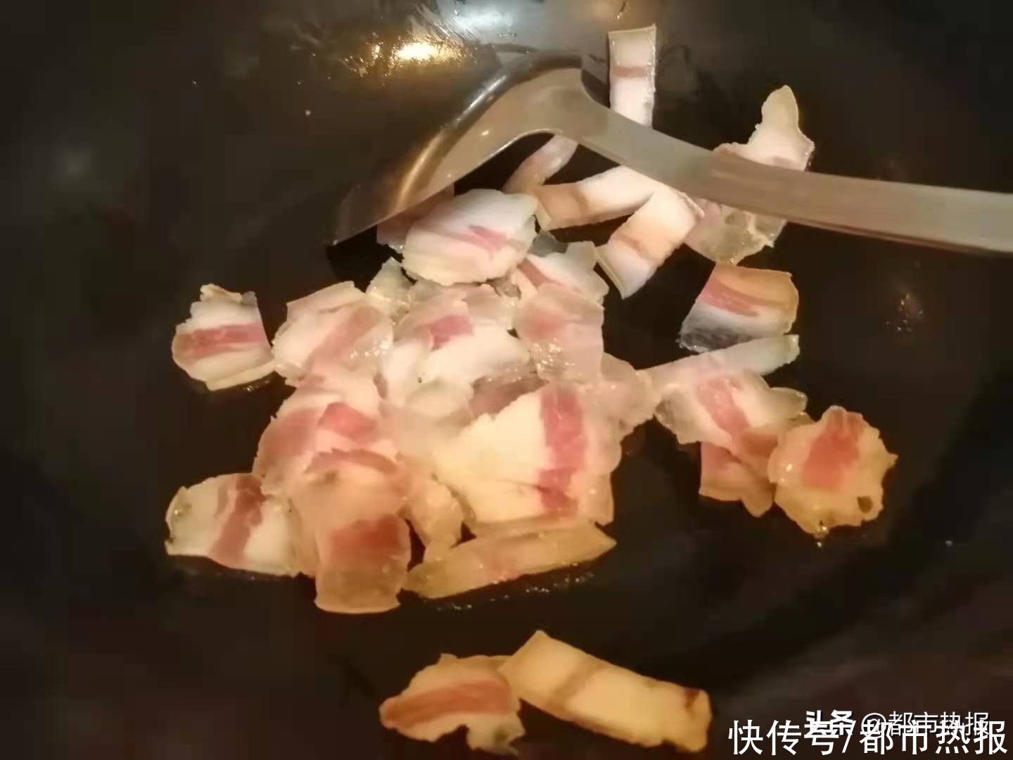 土豆|腊肉糯米饭 没下饭菜也能吃两碗