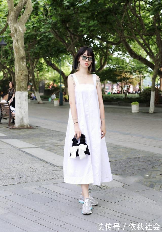身材 学会对比才能发现美,开叉裙不仅很显身材,还能穿出惊艳感