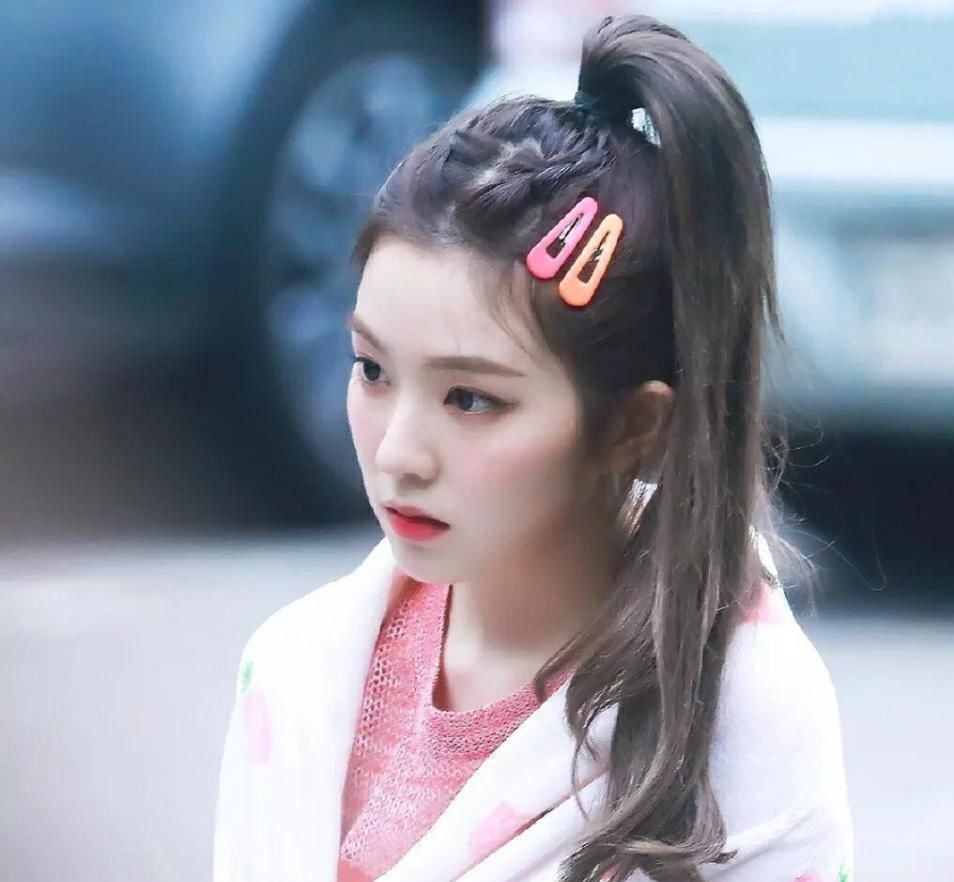 头发 众多发型中,你更喜欢那一个?最美不过高马尾,最甜不过低马尾