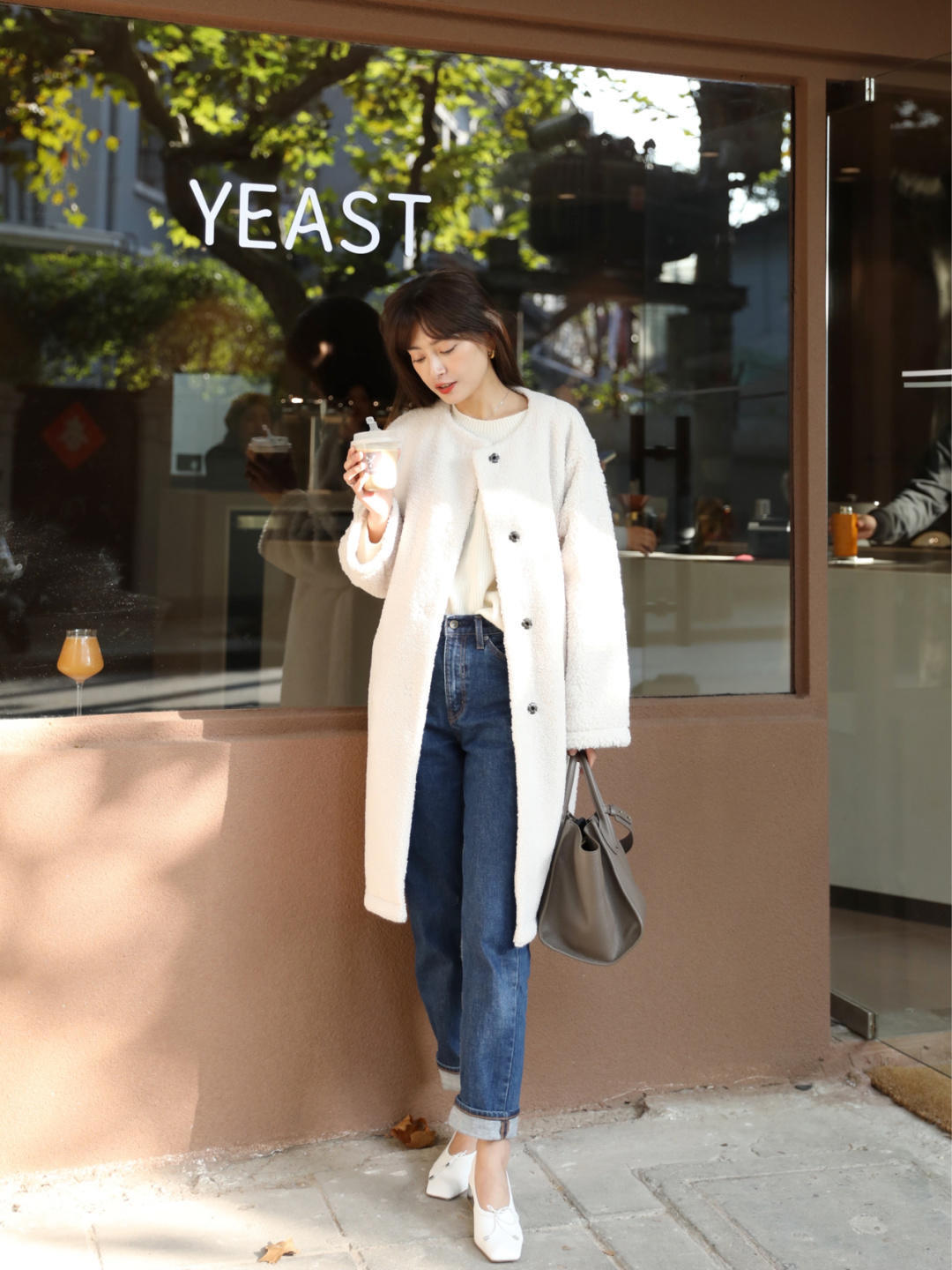 外套 暖和舒适的羊羔绒外套你get了吗?白色温柔大气,穿出软糯糯感