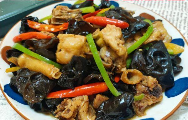 大雪过后吃猪肉不如吃此道菜,炖一锅解馋又开胃,补足营养好过冬