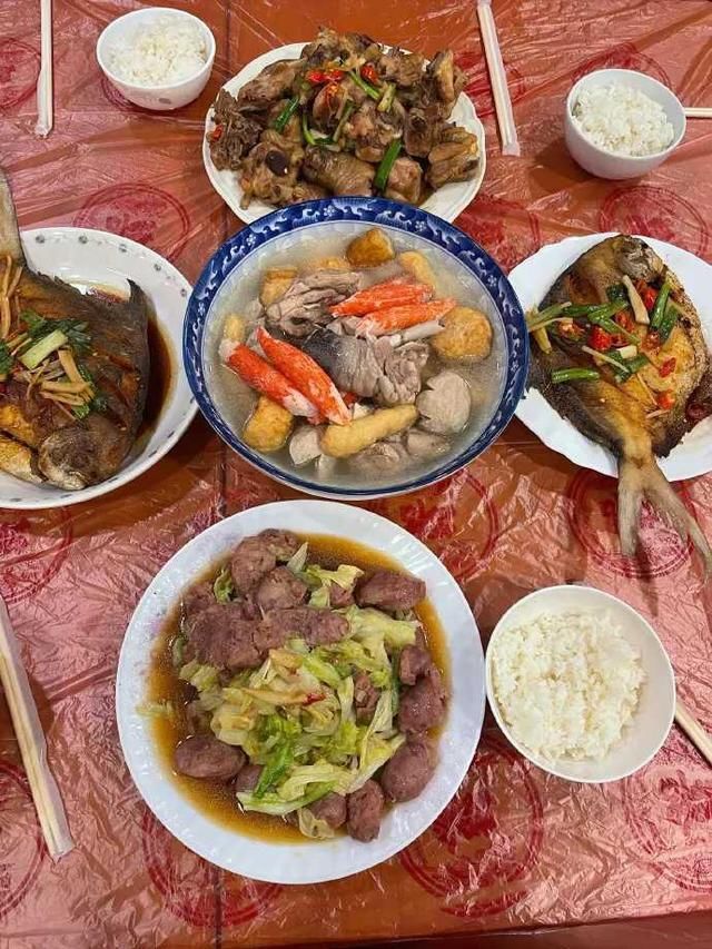 明星晒年夜饭:贾乃亮丰盛于小彤简单,吴奇隆上演“海陆空”全席