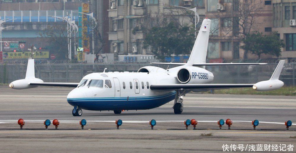 一架飞机能飞多久？