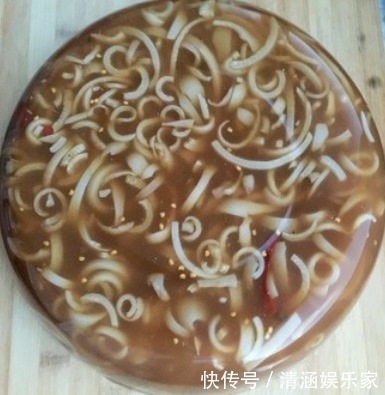 做猪皮冻,直接下锅煮是大忌!只加1步,猪皮冻晶莹剔透没腥味