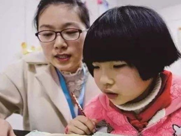 假聪明|这4类孩子是“假聪明”,外人一眼看穿,家长却还沾沾自喜!