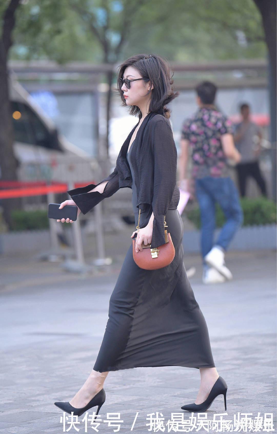 姐姐|姐姐走在街上不敢认,裙子这么“飒”,不怕晃到谁