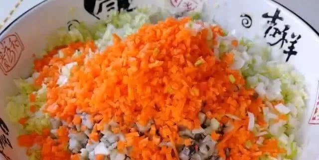 包饺子别放肉和鸡蛋了,用它做馅料,比肉饺子还香,营养还补钙