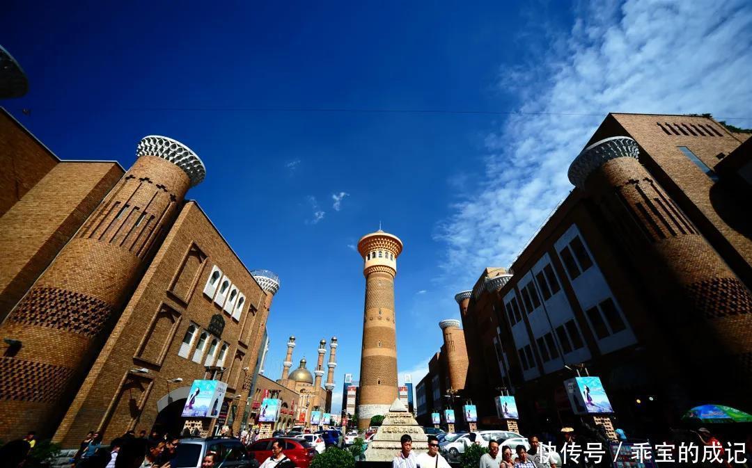 巴音布鲁克|横跨崇山峻岭，穿越深山峡谷，独库公路“纵贯天山的景观大道”