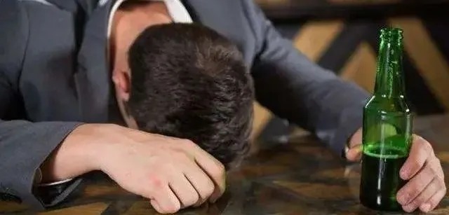 危险因素|明医方为您总结了10个导致高血压的危险因素,建议收藏!