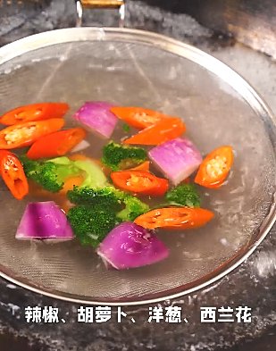 黄鱼焖豆腐|黄鱼焖豆腐