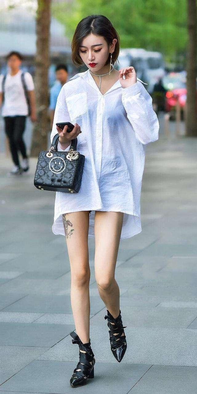 打扮|中学女生打扮过于时尚,被同学笑称,这服装适合去酒吧蹦迪穿吧?