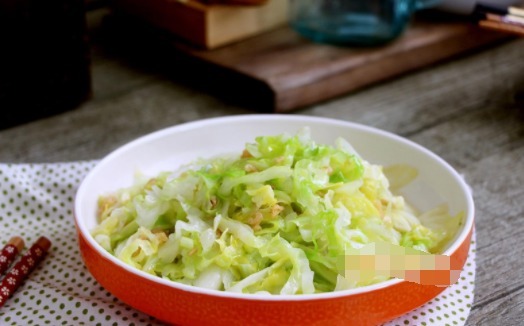 炒圆白菜,加点这料,味道翻倍香,上桌就抢光,全家都爱吃