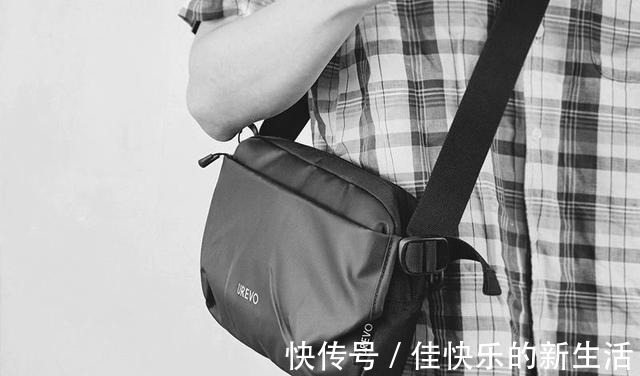 百搭 百搭多用很能装悠启时尚机能胸包体验!