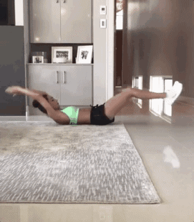 身材|小姐姐减少跑步频率,主要练习力量训练,苗条的身材变得更性感!