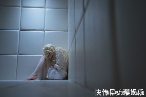 h腿控福利!俄妹COS小丑女:精分哈莉·奎茵的种种蜕变