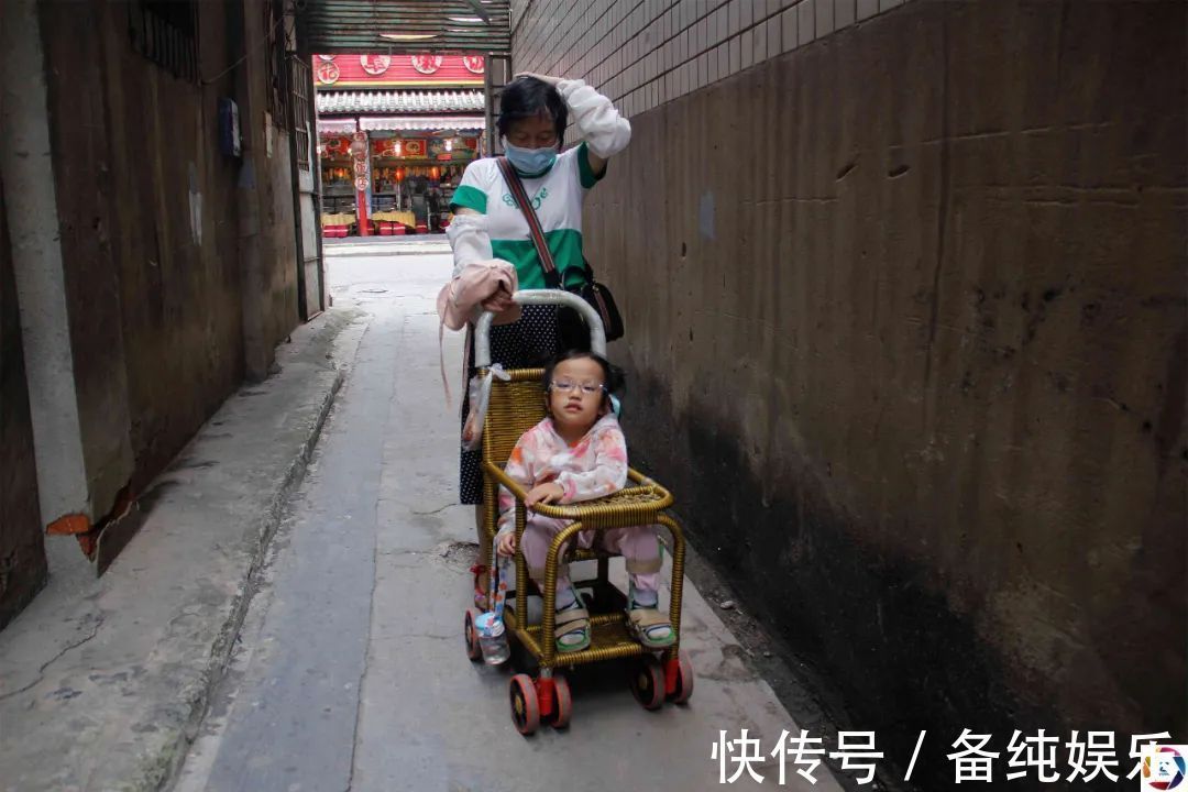 康复|残疾妈妈独子溺亡后,42岁借钱做试管婴儿,迎来女儿也迎来了悲剧