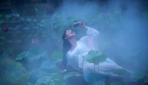 这句话#家长提议将《荷塘月色》移出教材,只因为8个字,不适合学生学习