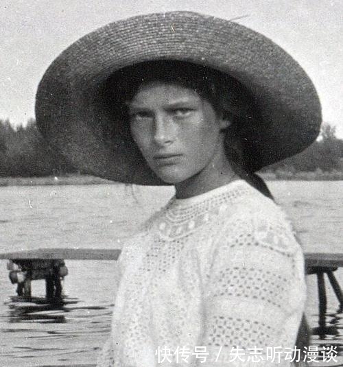 村妇|她是一代巨骗,靠一张脸从村妇变公主,晚年身份识破却已富贵半生