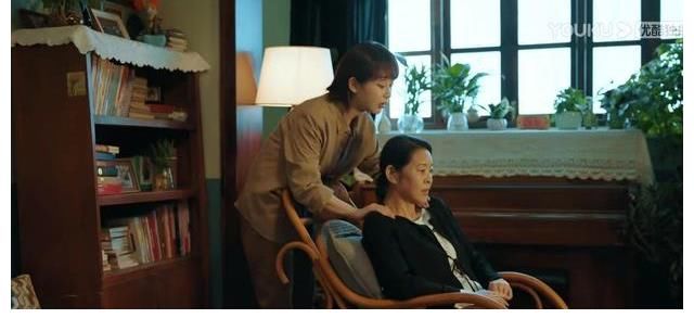 《女心理师》首播,杨紫井柏然对手戏逗趣,和倪萍母女情深