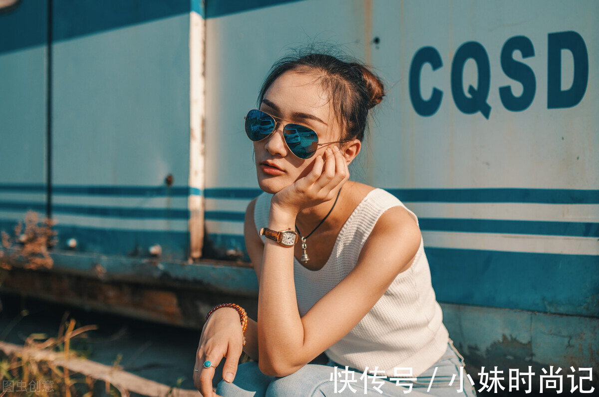 清新脱俗的美女,让人流连忘返