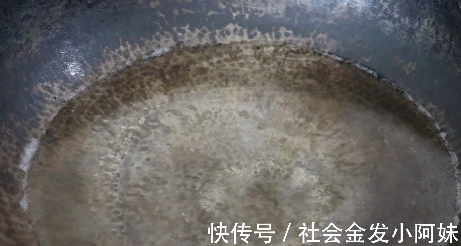 好吃|煮速冻饺子,冷水和开水下锅都不对,教你一招,饺子不破皮又好吃