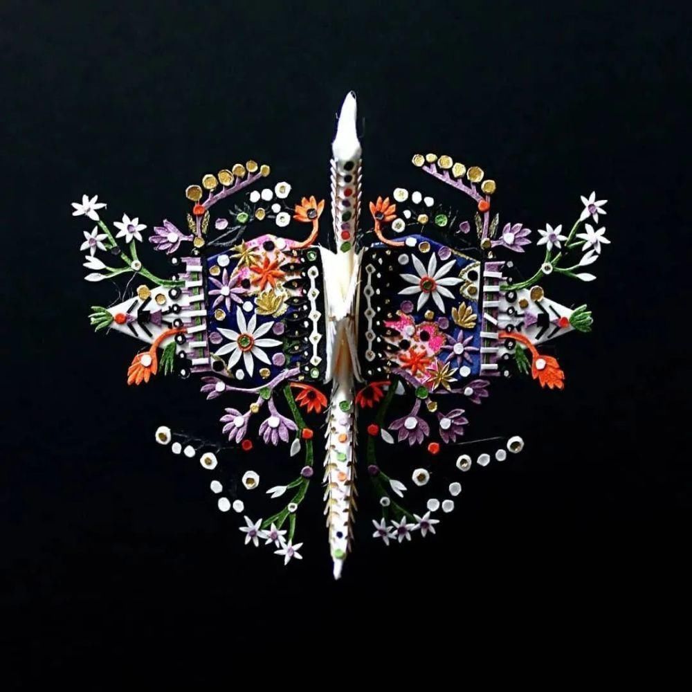 抑郁小哥把一只2毛钱的千纸鹤折成了我买不起的样子,不但病好了还年入百万