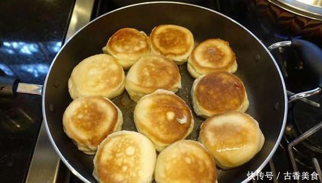 在家这么做韭菜水煎包,酥脆松软,营养无添加,上桌家人抢着吃