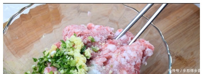 肉馅|肉丸子最好吃做法,诀窍都在这里,鲜嫩Q弹,上桌连汤汁都不剩!