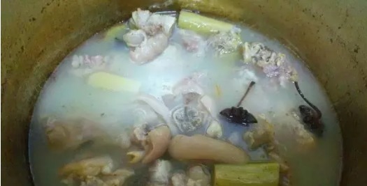 猪蹄这个做法最馋人,每次做都不够吃,光听名字就流口水