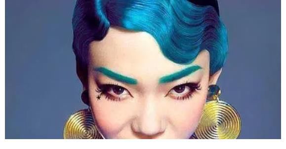 吴莫愁|从大腕儿到县城卖唱,面对娱乐圈的肮脏,吴莫愁输的很恶心!