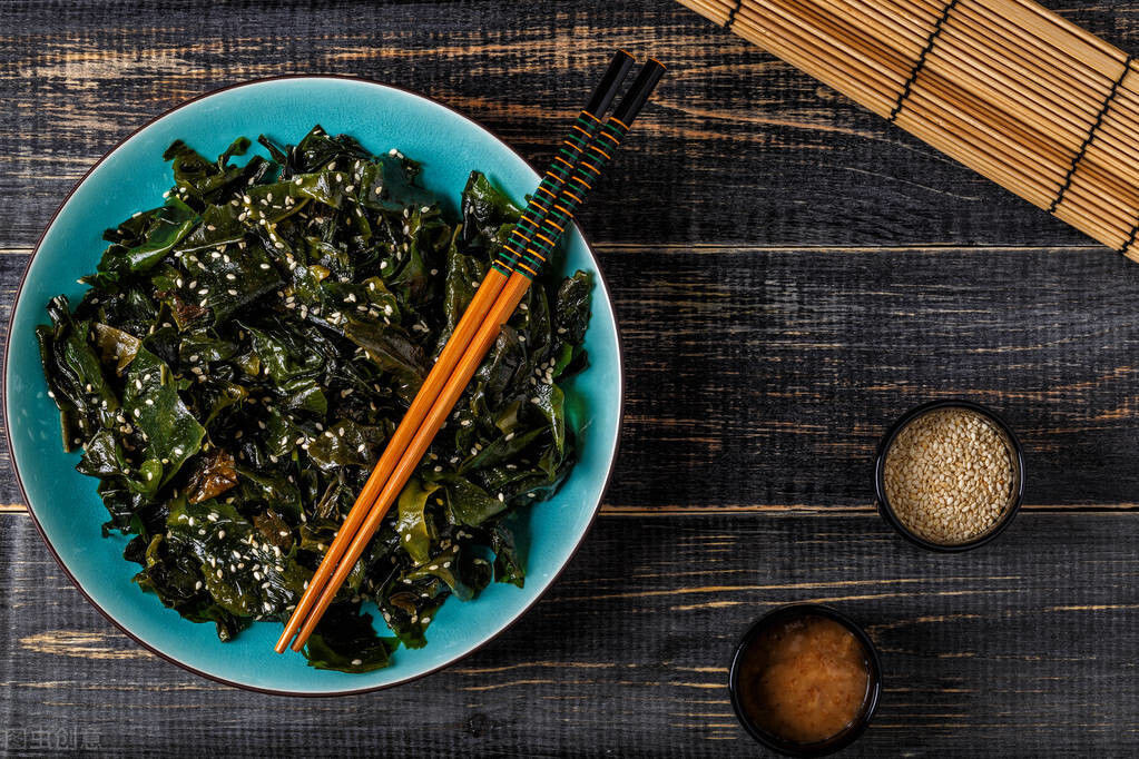 查出|甲状腺结节“祸根”已公布,停止食用这3种食物,结节也许会变小
