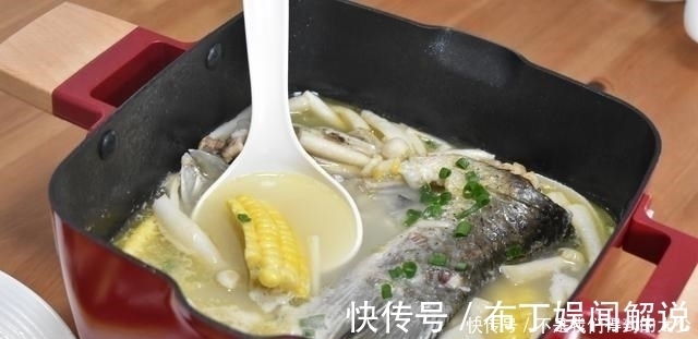 玉米海鲜菇鱼汤|两口子的晚餐,一荤一素一汤,实惠又好吃,吃着舒服,光盘不浪费