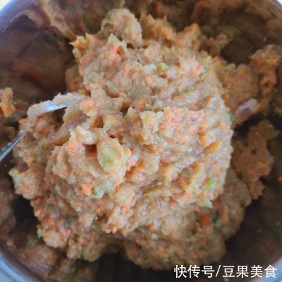 丸子|朋友一来就做鸡胸肉丸子，吃得皆大欢喜好回家