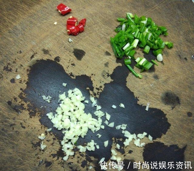 蒸金针菇,简单又营养,分分钟光盘!